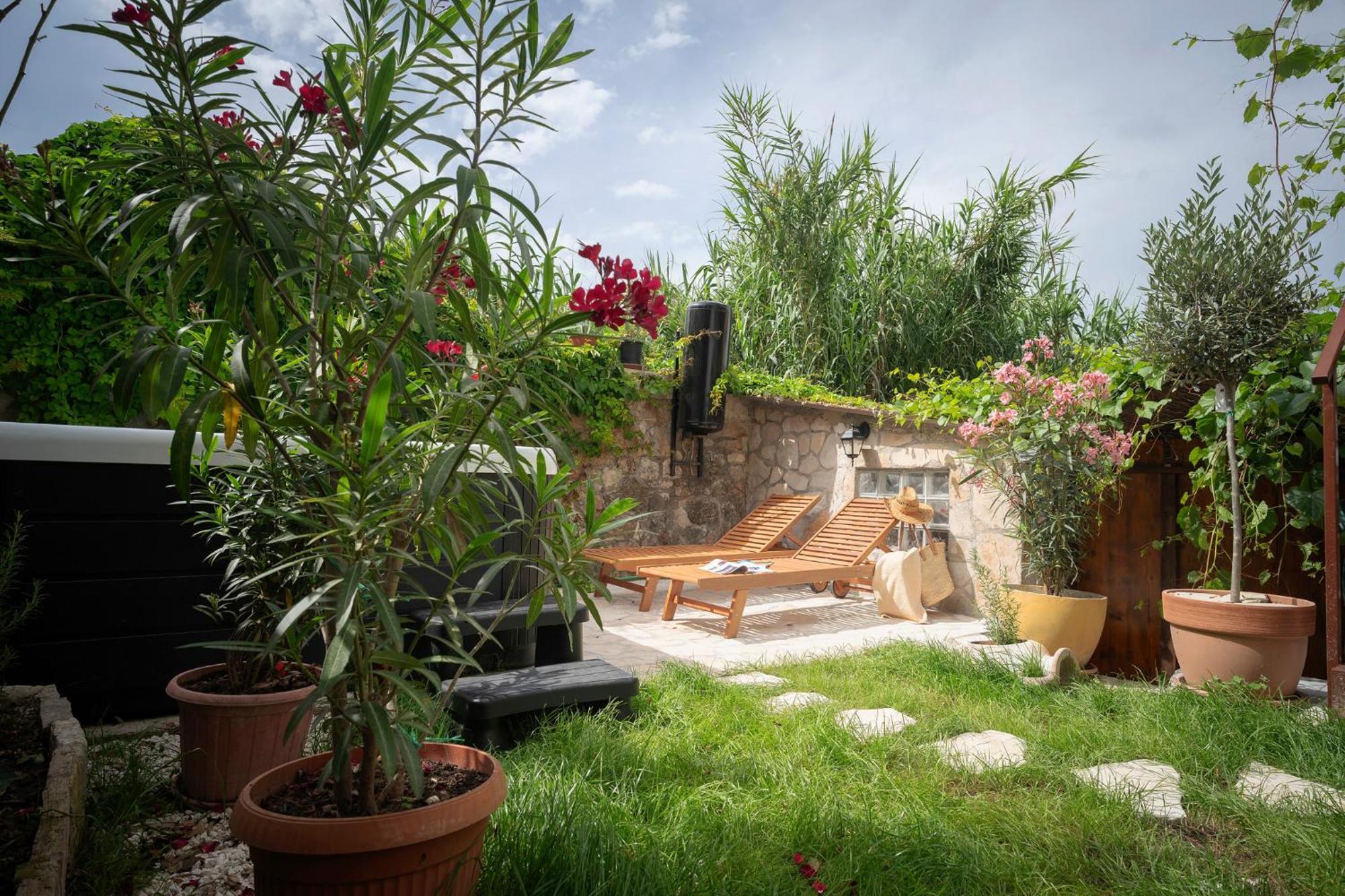 Holiday Home Skala With Hot Tub & Kala With Terrace Pitve Εξωτερικό φωτογραφία