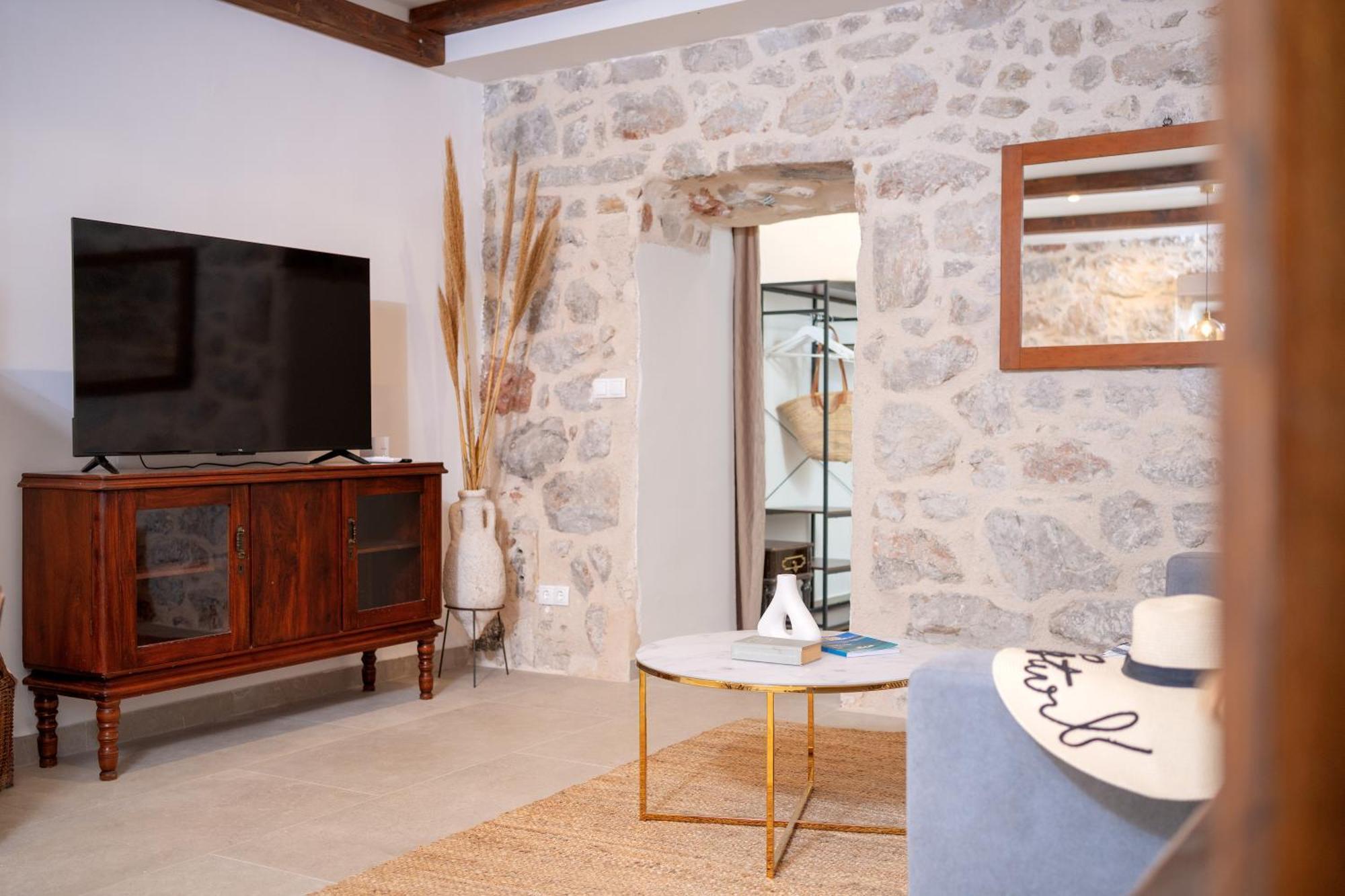 Holiday Home Skala With Hot Tub & Kala With Terrace Pitve Εξωτερικό φωτογραφία